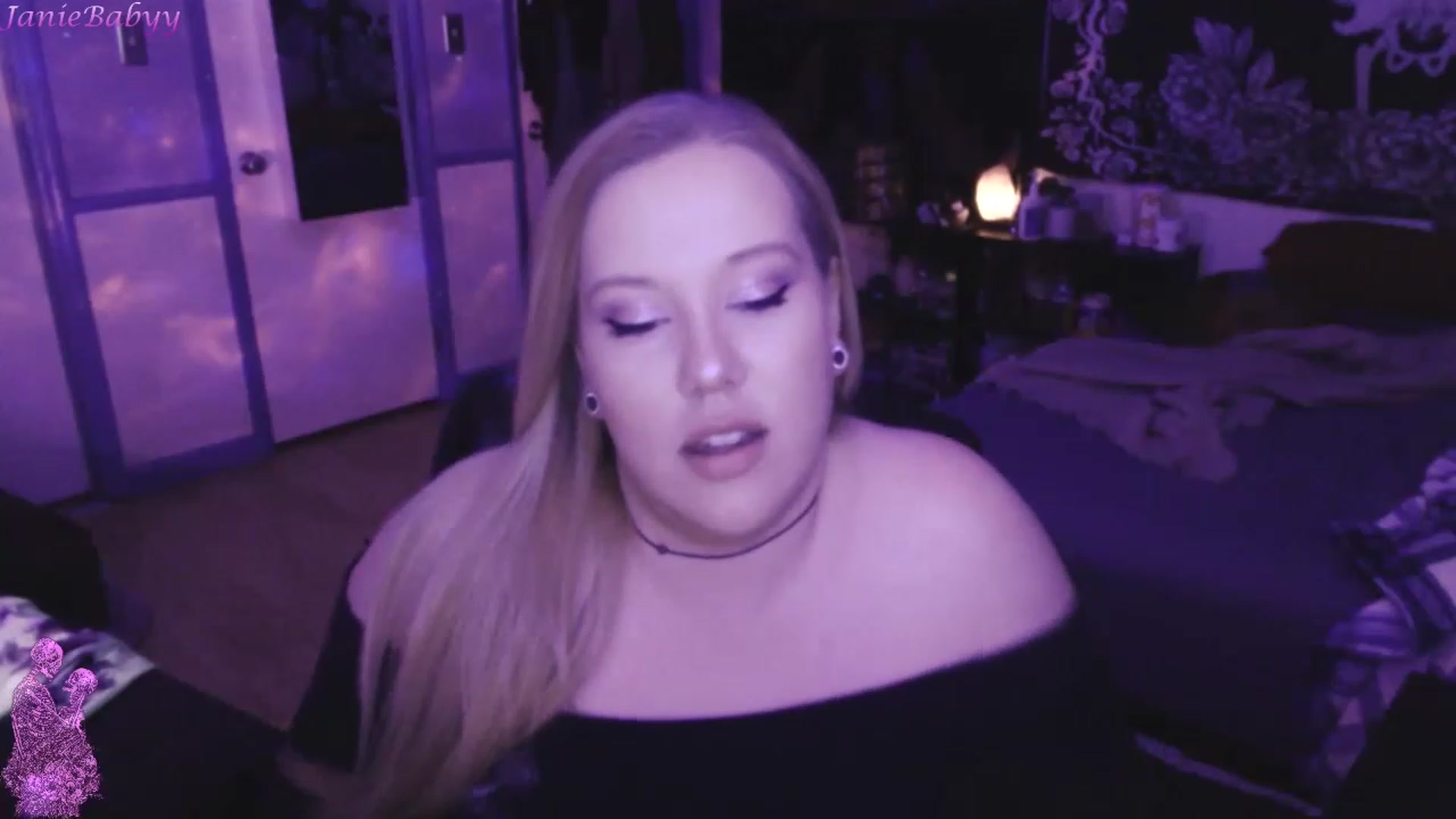 Gallery image thumbnail from JanieBabyy's myfreecams stream on, 04/03/2023, 17:40 image 14 of 20