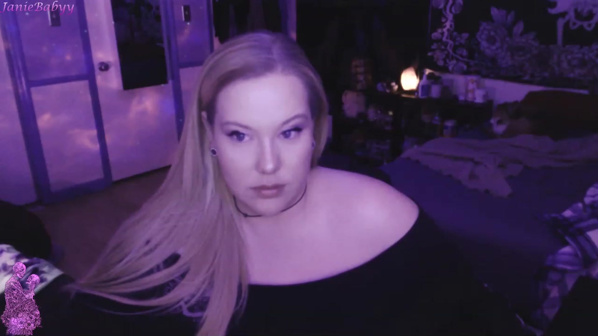 Gallery image thumbnail from JanieBabyy's myfreecams stream on, 04/03/2023, 17:40 image 17 of 20