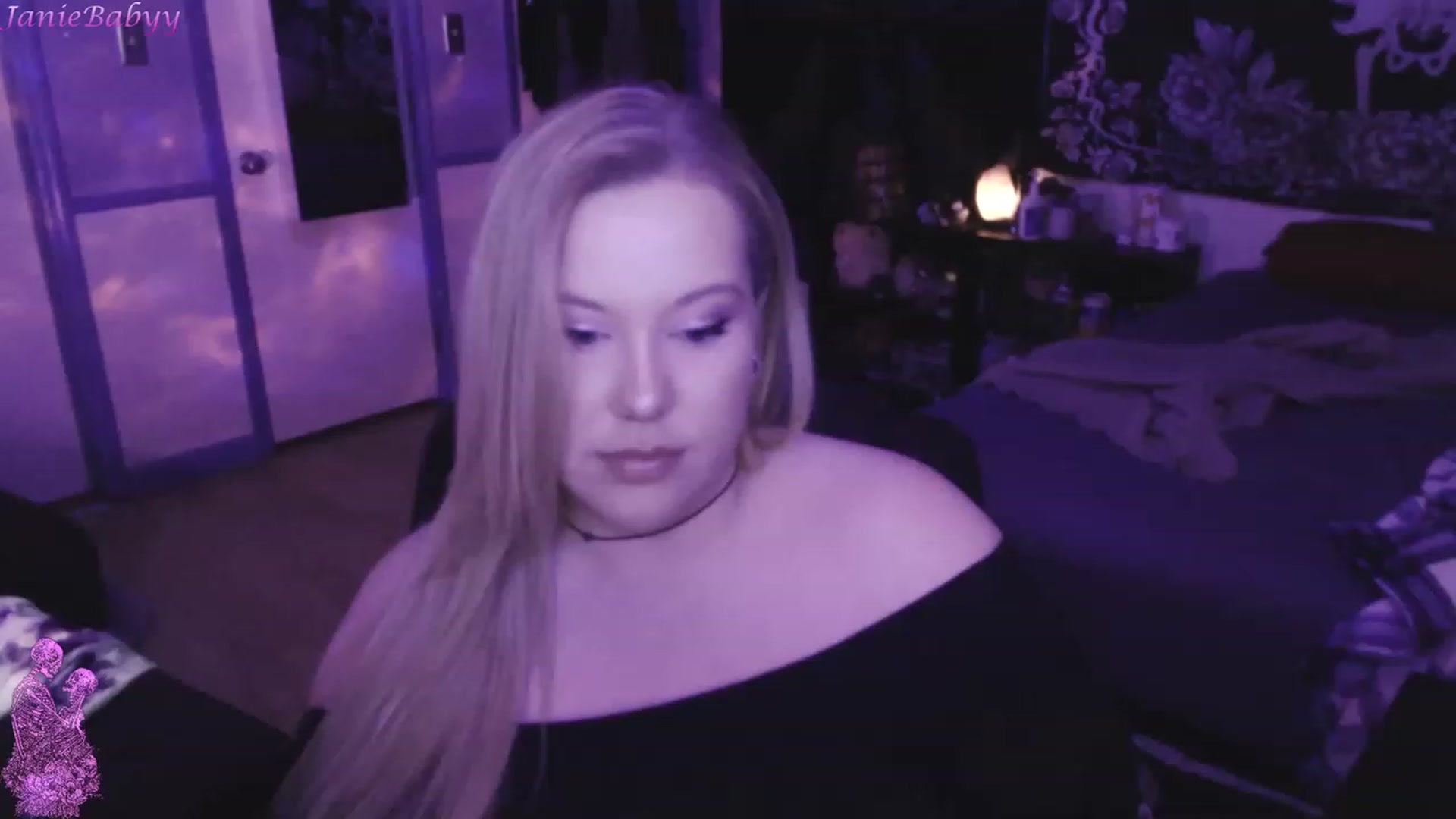Gallery image thumbnail from JanieBabyy's myfreecams stream on, 04/03/2023, 17:40 image 3 of 20