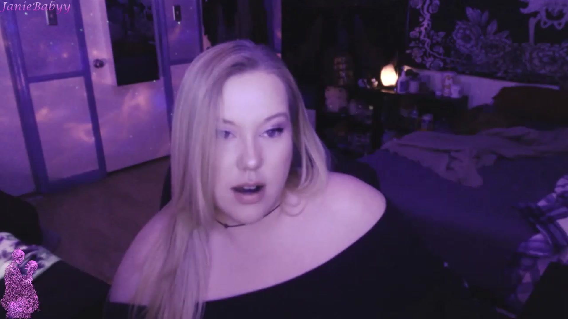 Gallery image thumbnail from JanieBabyy's myfreecams stream on, 04/03/2023, 17:40 image 11 of 20