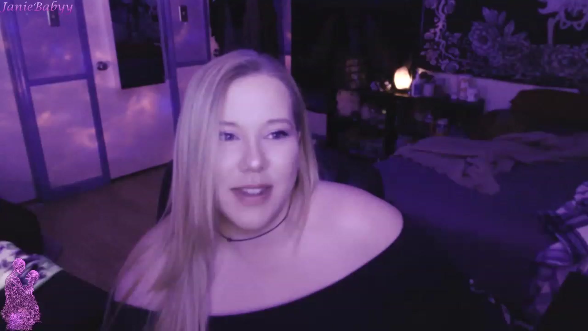 Gallery image thumbnail from JanieBabyy's myfreecams stream on, 04/03/2023, 17:40 image 13 of 20