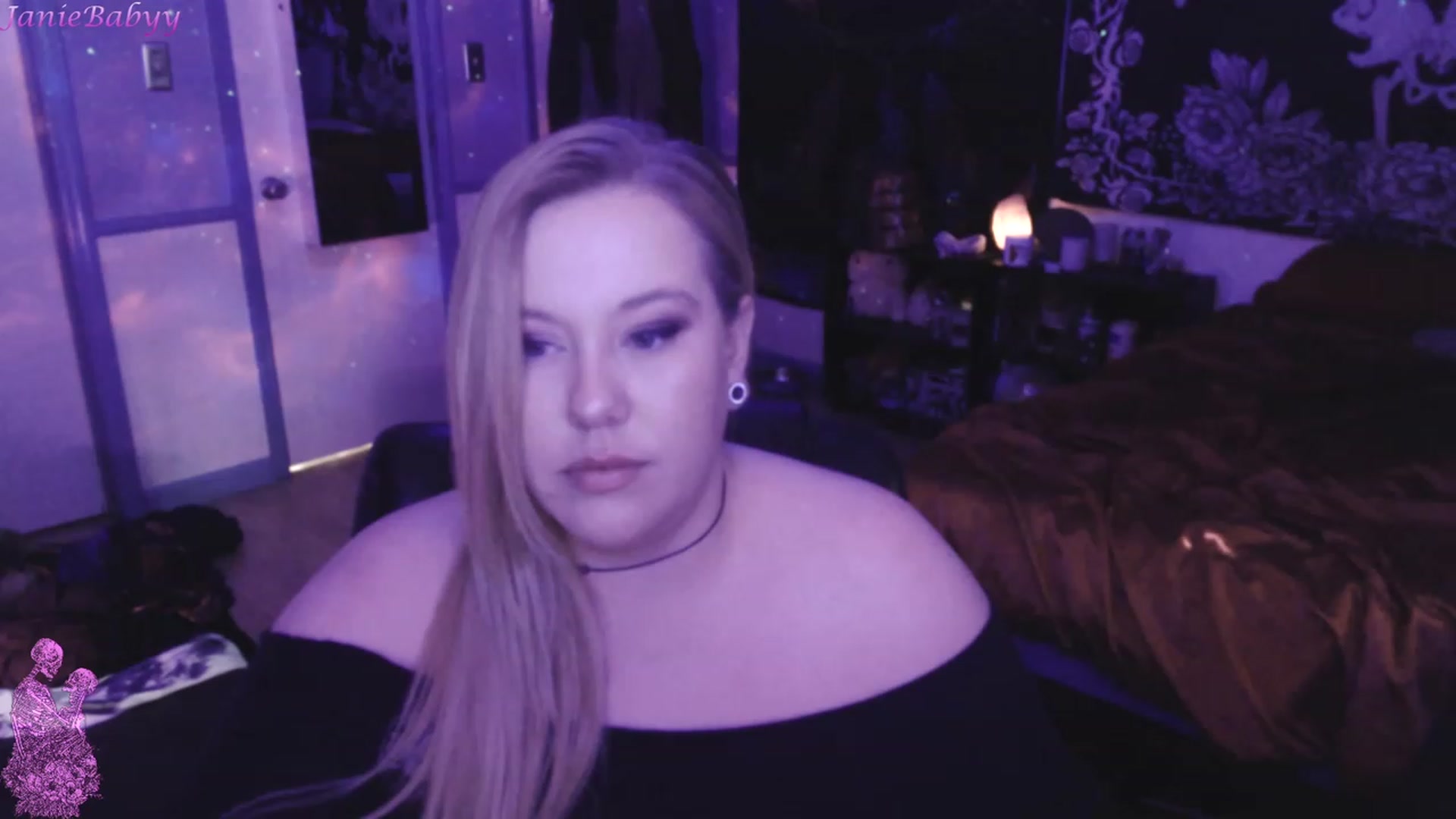 Gallery image thumbnail from JanieBabyy's myfreecams stream on, 04/06/2023, 19:31 image 17 of 20