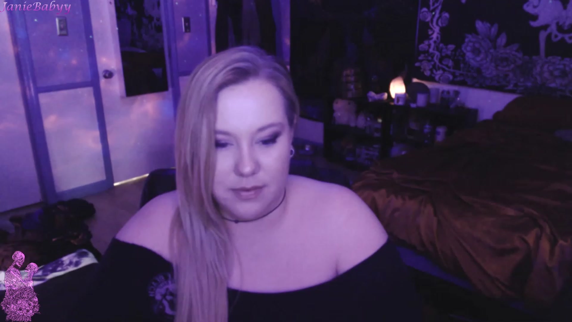 Gallery image thumbnail from JanieBabyy's myfreecams stream on, 04/06/2023, 19:31 image 10 of 20