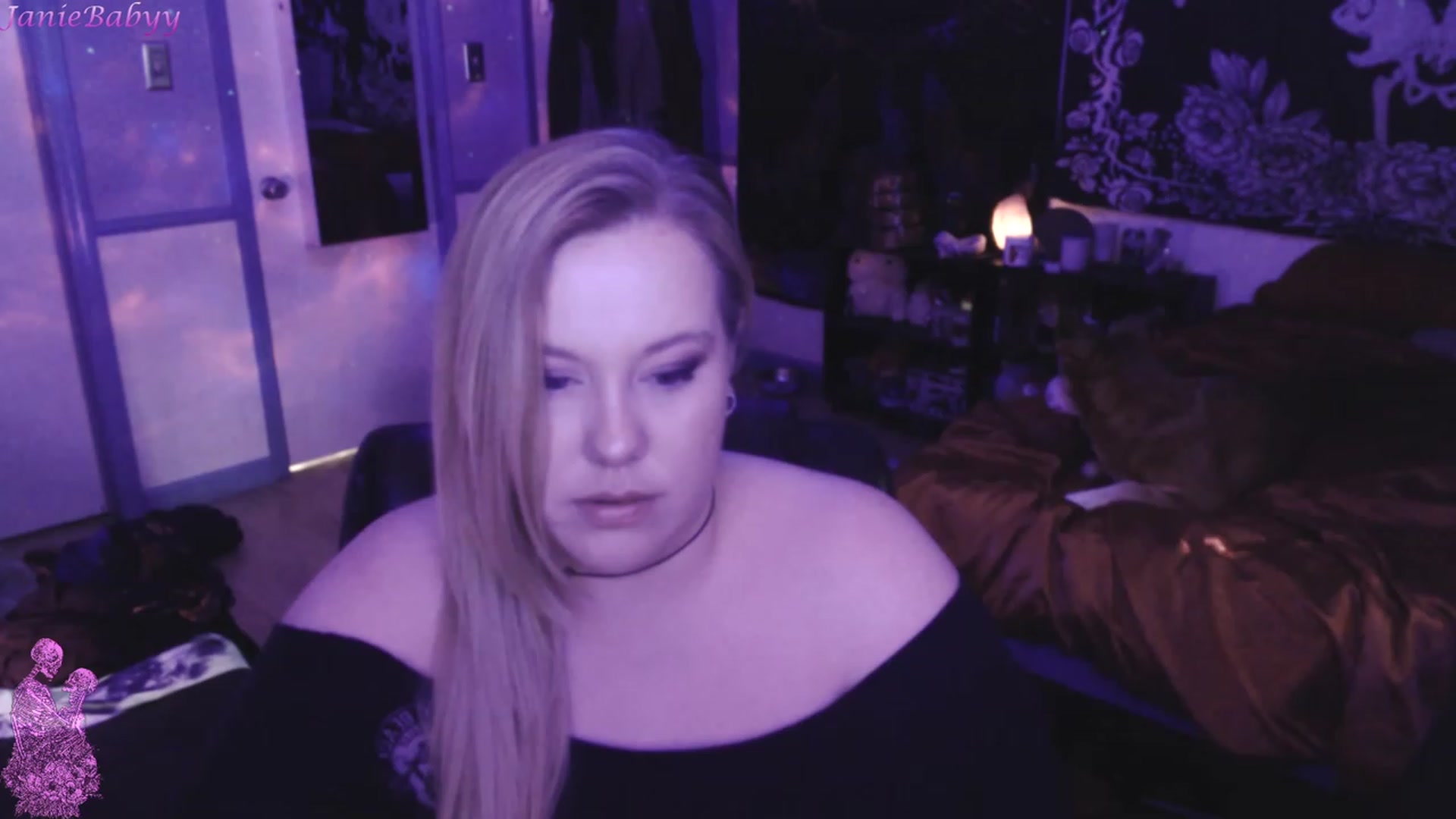 Gallery image thumbnail from JanieBabyy's myfreecams stream on, 04/06/2023, 19:31 image 16 of 20