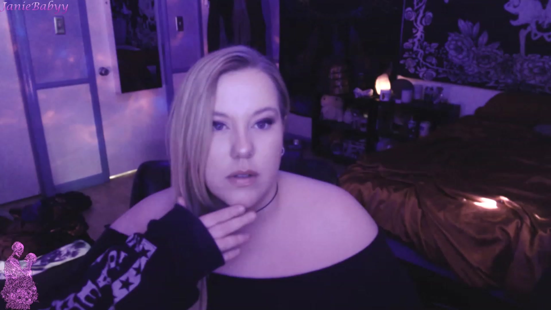 Gallery image thumbnail from JanieBabyy's myfreecams stream on, 04/06/2023, 19:31 image 4 of 20
