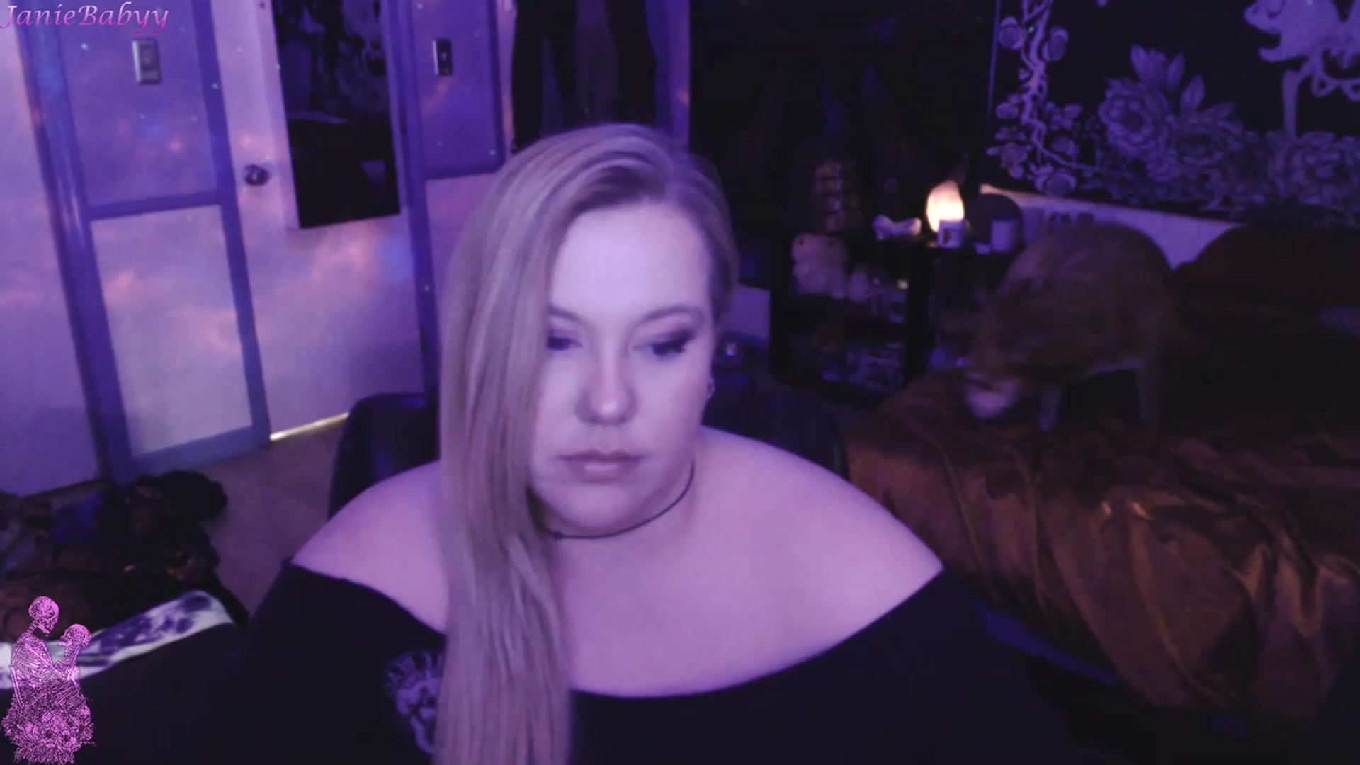 Gallery image thumbnail from JanieBabyy's myfreecams stream on, 04/06/2023, 19:31 image 18 of 20