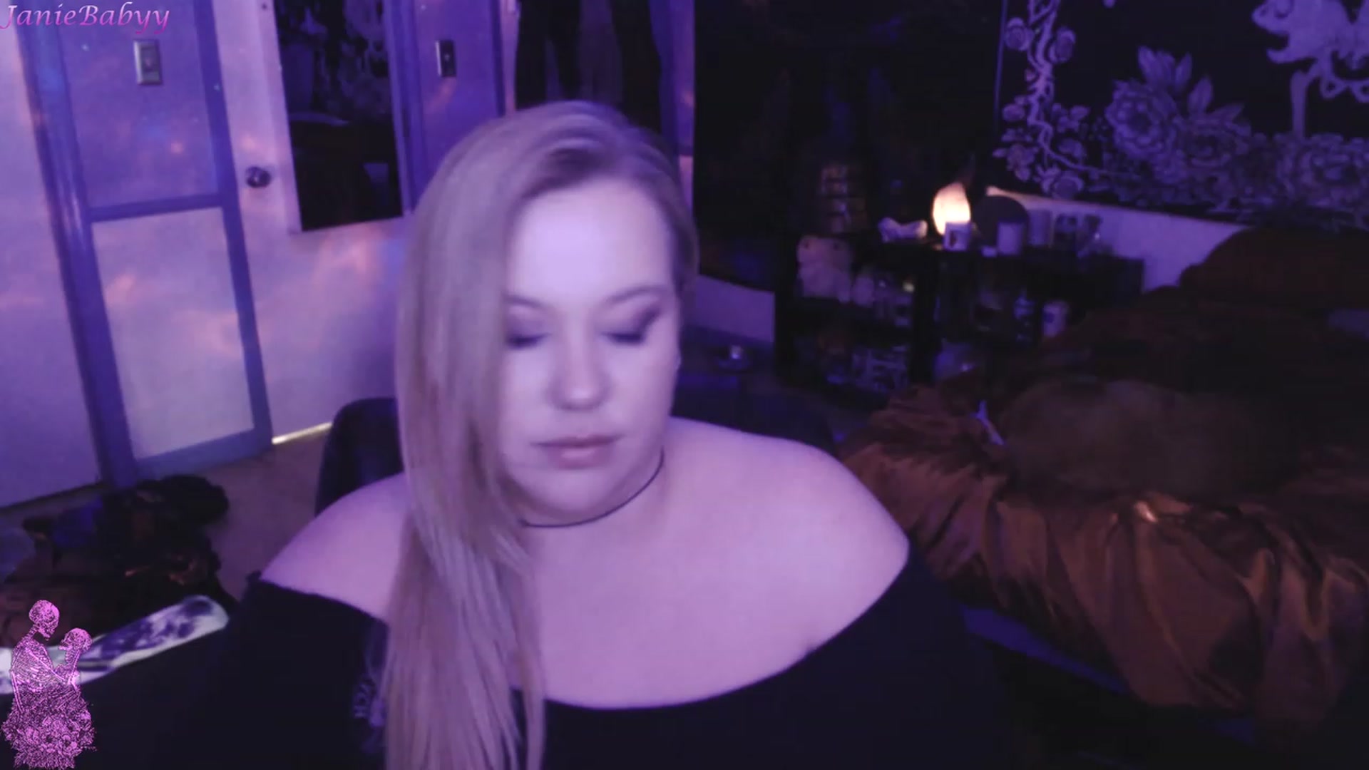Gallery image thumbnail from JanieBabyy's myfreecams stream on, 04/06/2023, 19:31 image 14 of 20