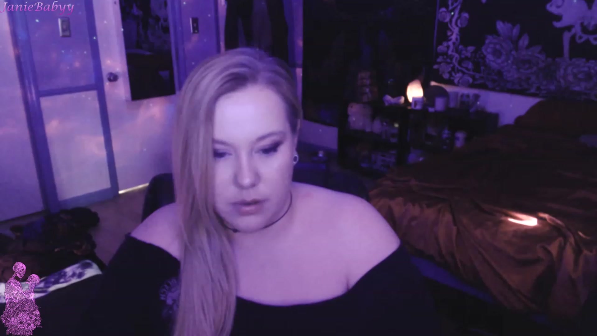 Gallery image thumbnail from JanieBabyy's myfreecams stream on, 04/06/2023, 19:31 image 6 of 20