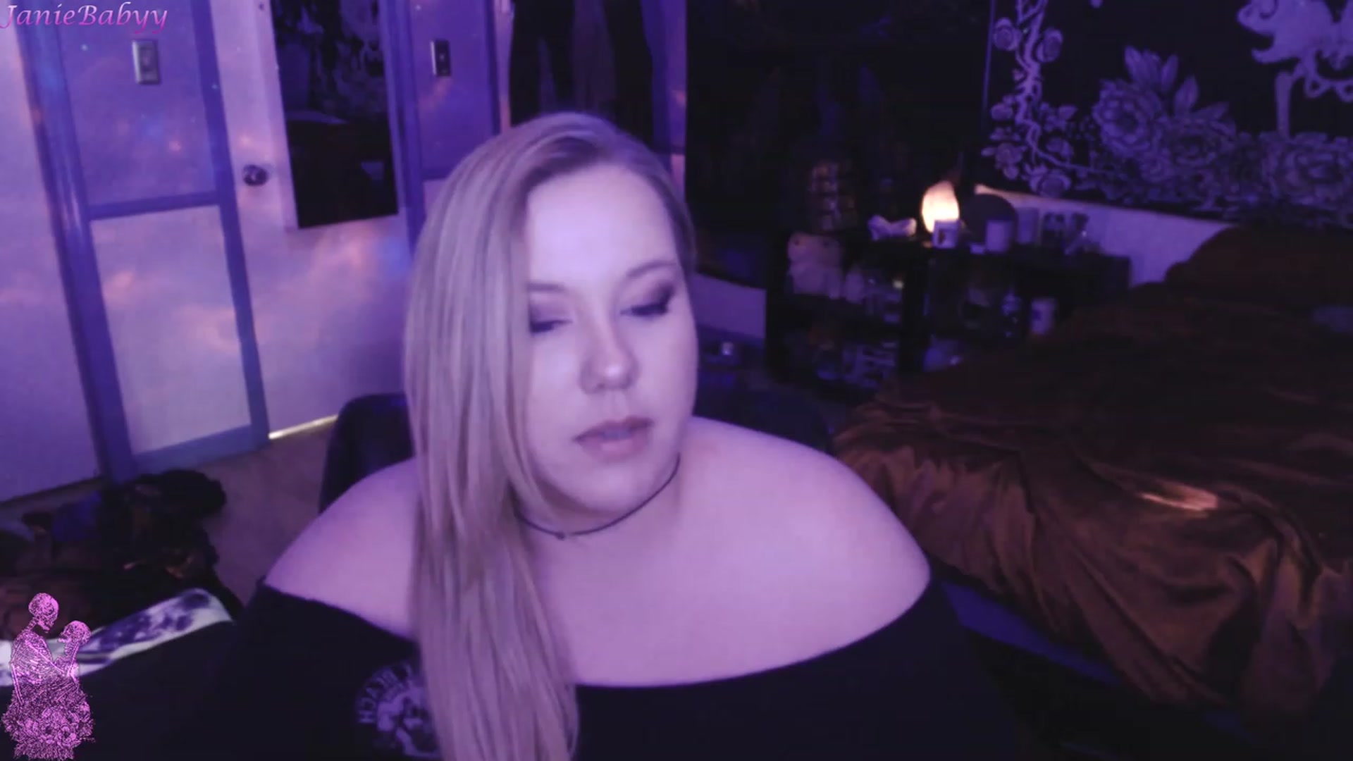 Gallery image thumbnail from JanieBabyy's myfreecams stream on, 04/06/2023, 19:31 image 8 of 20