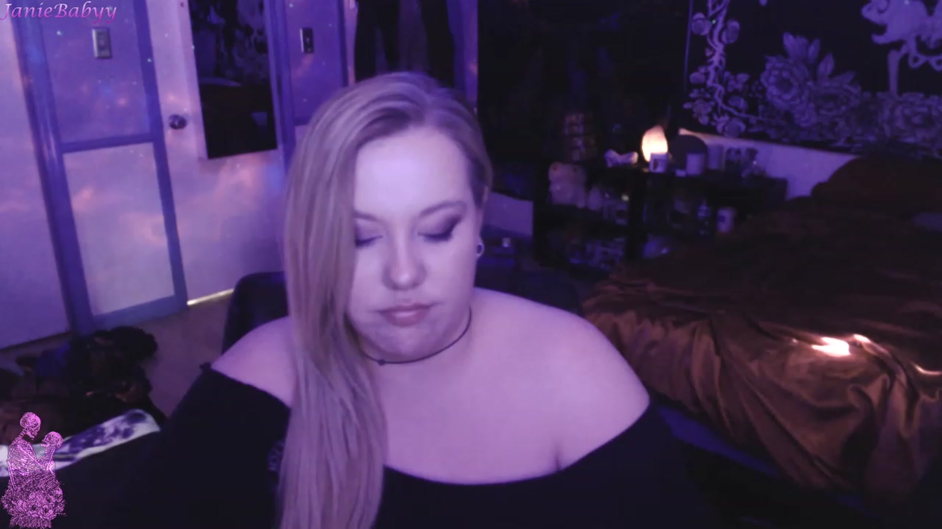 Gallery image thumbnail from JanieBabyy's myfreecams stream on, 04/06/2023, 19:31 image 3 of 20
