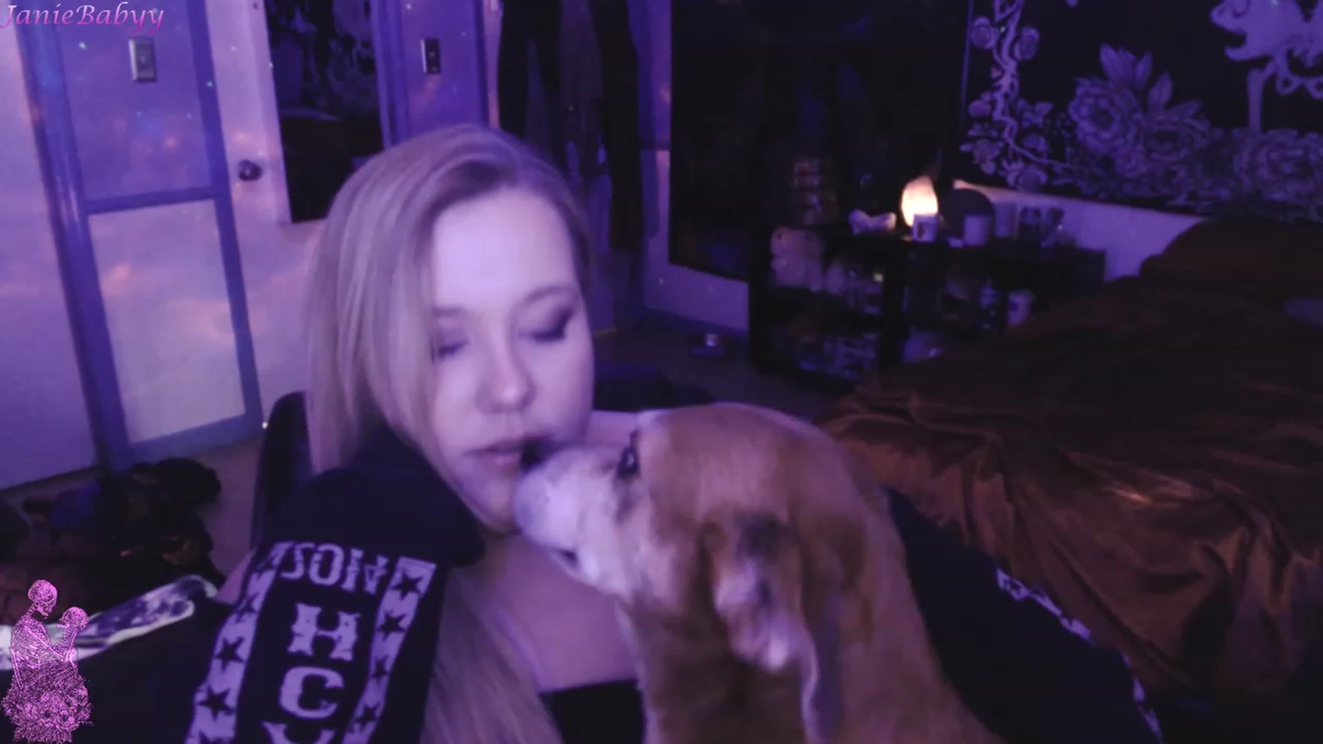 Gallery image thumbnail from JanieBabyy's myfreecams stream on, 04/06/2023, 19:31 image 12 of 20