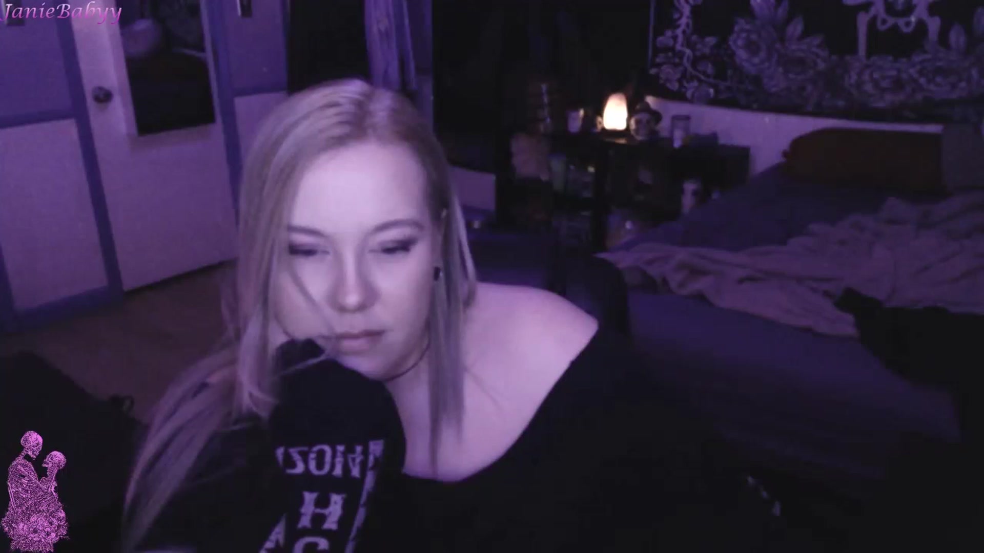 Gallery image thumbnail from JanieBabyy's myfreecams stream on, 04/18/2023, 06:16 image 11 of 20
