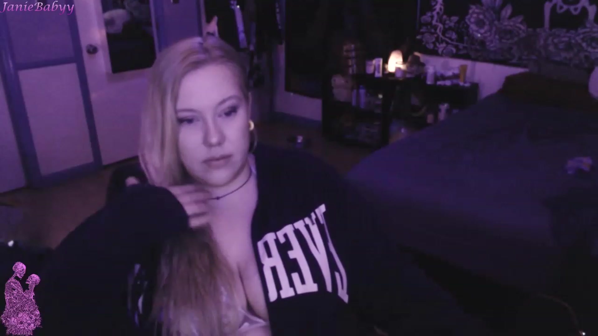 Gallery image thumbnail from JanieBabyy's myfreecams stream on, 04/26/2023, 15:03 image 19 of 20