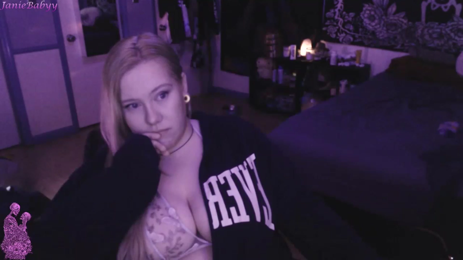 Gallery image thumbnail from JanieBabyy's myfreecams stream on, 04/26/2023, 15:03 image 20 of 20