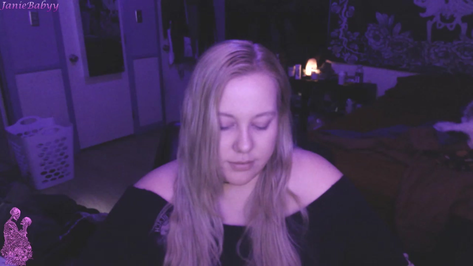 Gallery image thumbnail from JanieBabyy's myfreecams stream on, 04/27/2023, 16:11 image 8 of 20