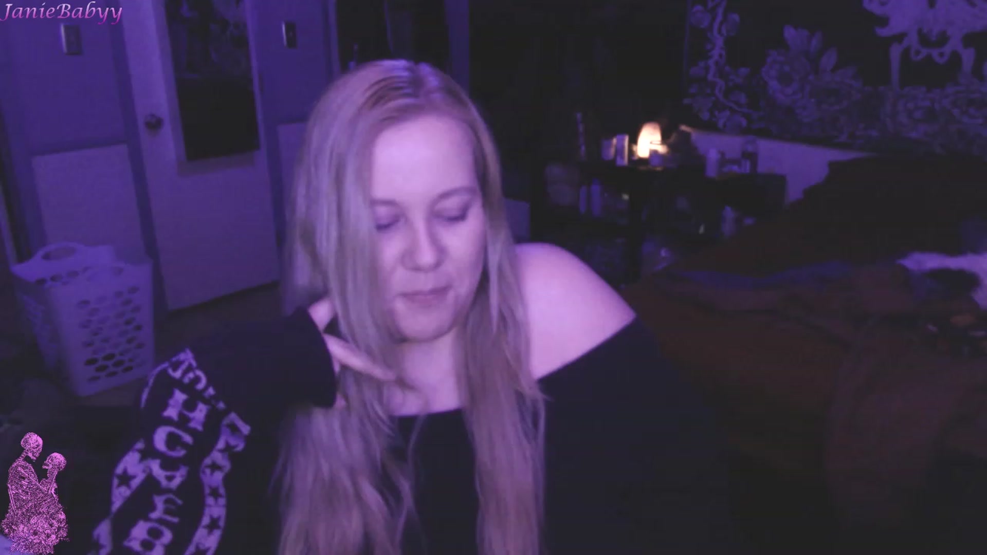 Gallery image thumbnail from JanieBabyy's myfreecams stream on, 04/27/2023, 16:11 image 12 of 20