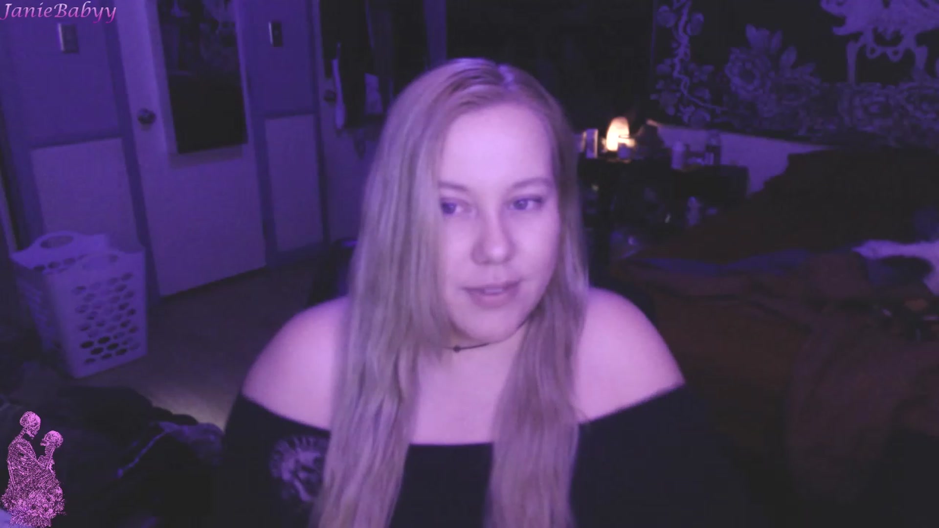 Gallery image thumbnail from JanieBabyy's myfreecams stream on, 04/27/2023, 16:11 image 10 of 20