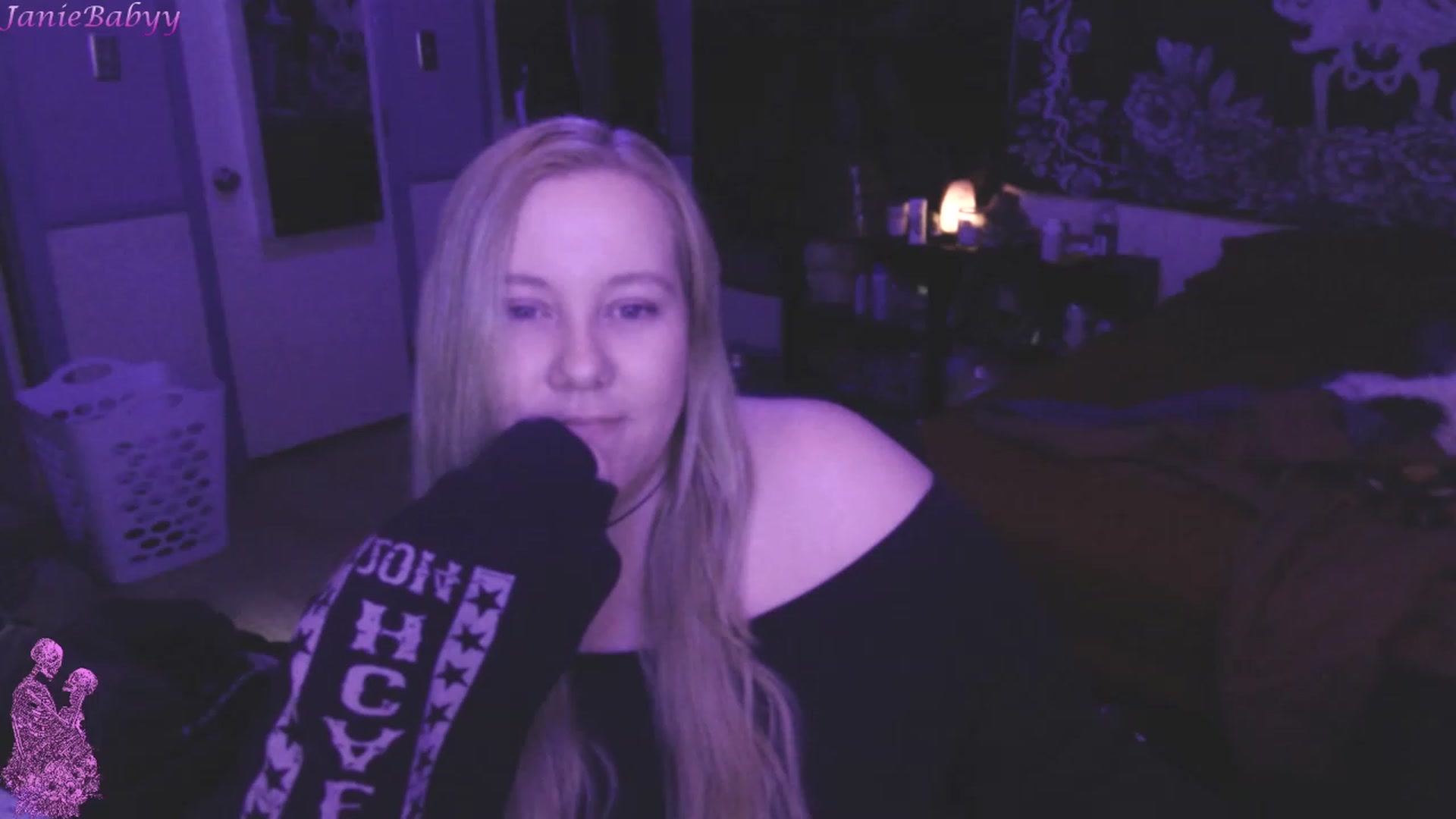 Gallery image thumbnail from JanieBabyy's myfreecams stream on, 04/27/2023, 16:11 image 14 of 20
