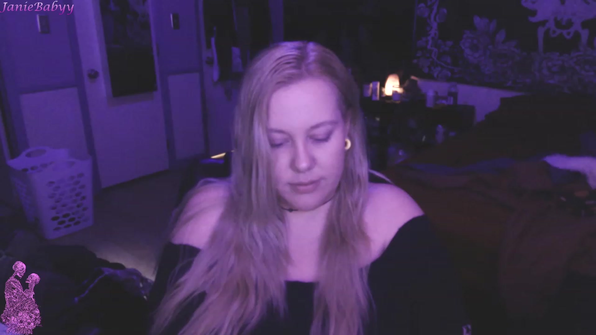 Gallery image thumbnail from JanieBabyy's myfreecams stream on, 04/27/2023, 16:11 image 3 of 20