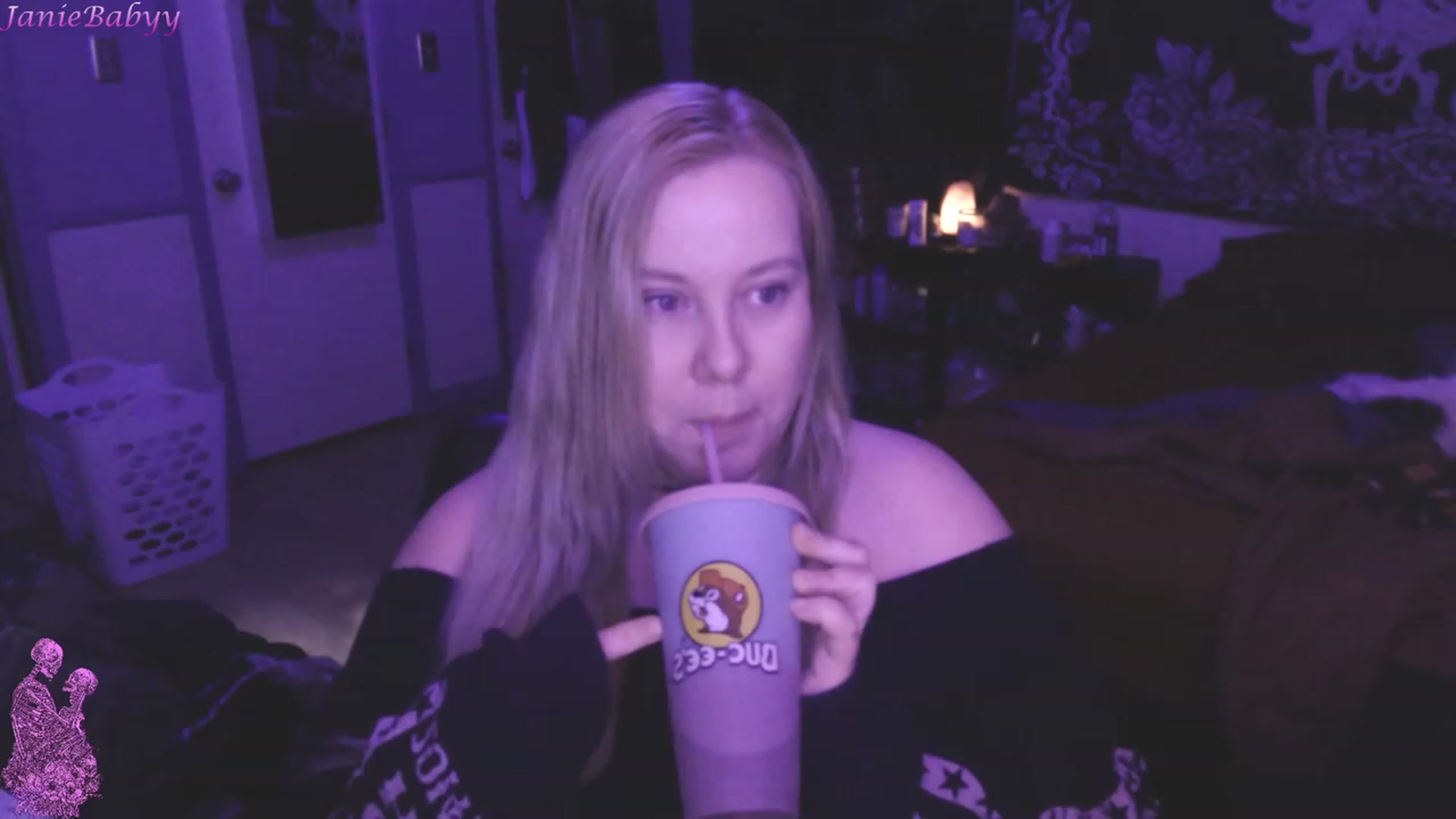 Gallery image thumbnail from JanieBabyy's myfreecams stream on, 04/27/2023, 16:11 image 20 of 20
