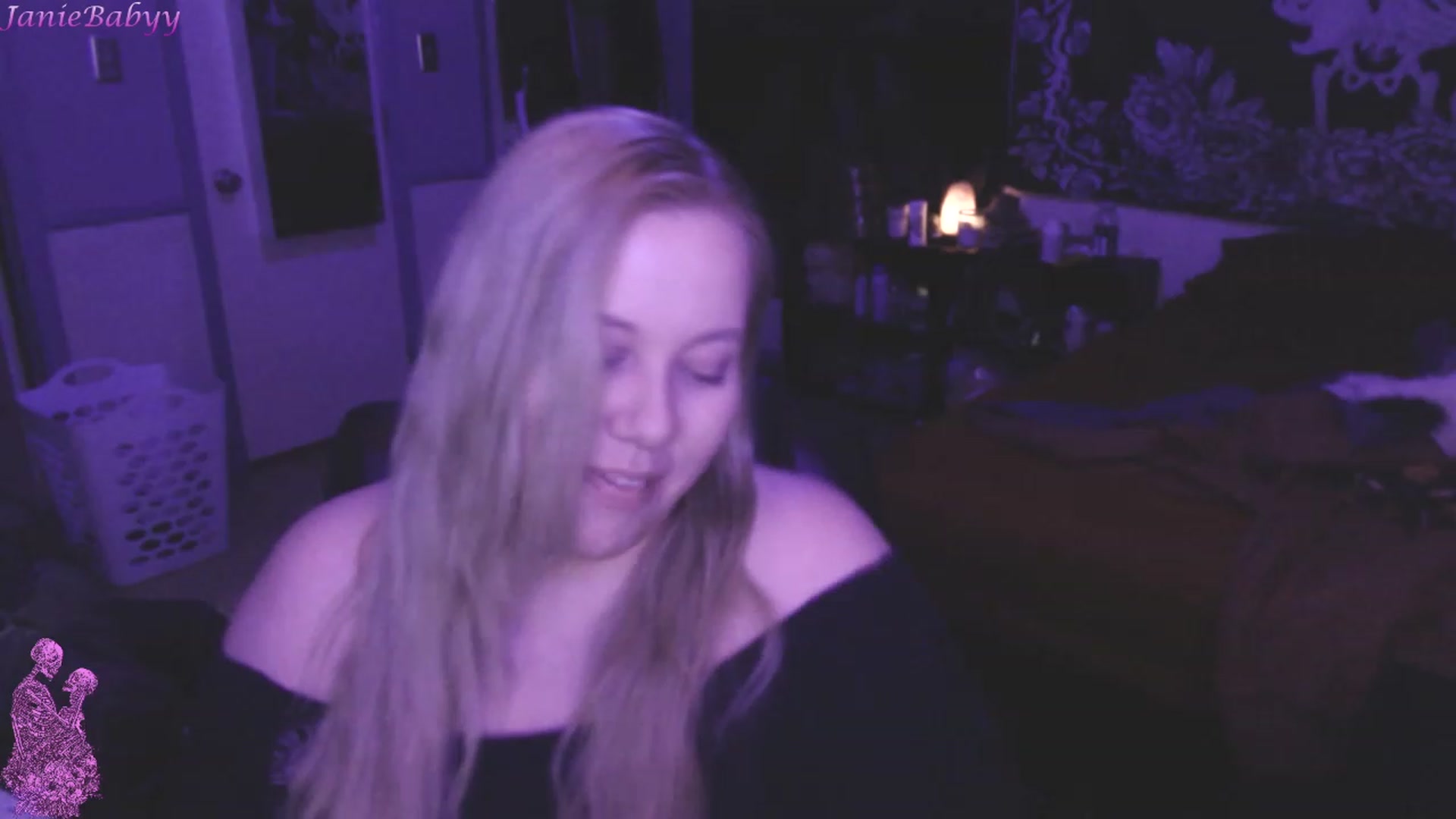 Gallery image thumbnail from JanieBabyy's myfreecams stream on, 04/27/2023, 16:11 image 9 of 20