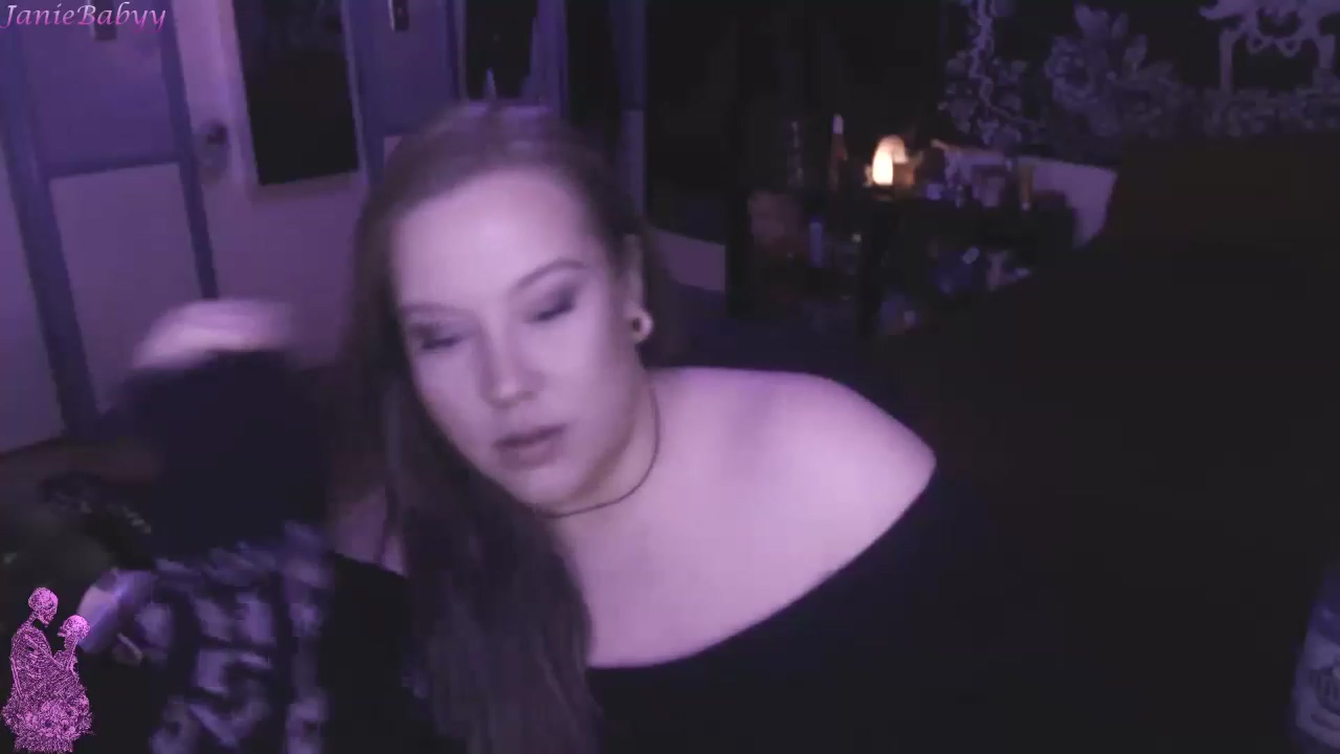 Gallery image thumbnail from JanieBabyy's myfreecams stream on, 05/07/2023, 17:39 image 17 of 20