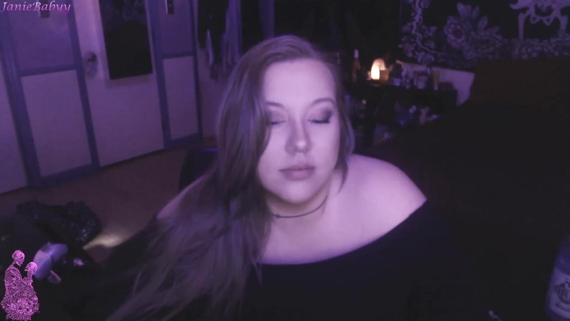 Gallery image thumbnail from JanieBabyy's myfreecams stream on, 05/07/2023, 17:39 image 3 of 20