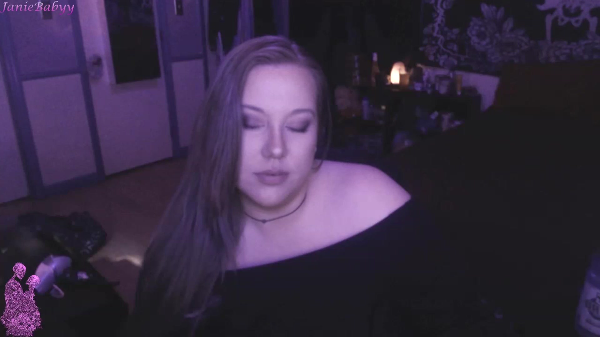 Gallery image thumbnail from JanieBabyy's myfreecams stream on, 05/07/2023, 17:39 image 9 of 20