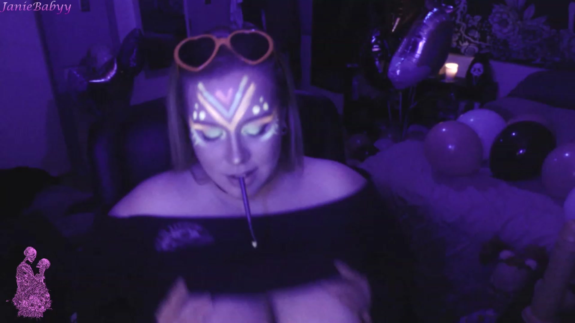 Gallery image thumbnail from JanieBabyy's myfreecams stream on, 06/23/2023, 06:25 image 3 of 20