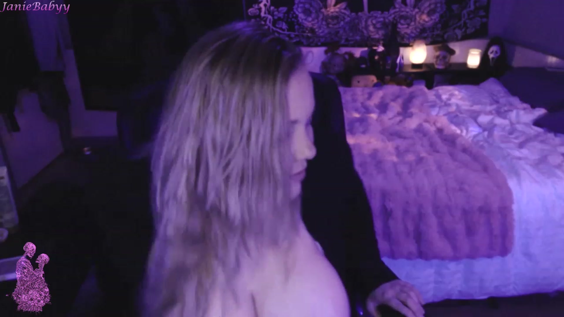 Gallery image thumbnail from JanieBabyy's myfreecams stream on, 07/19/2023, 08:02 image 10 of 20