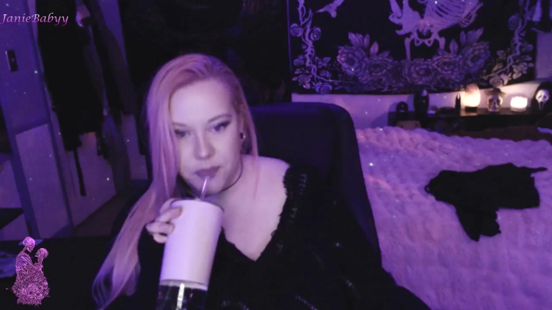 Gallery image thumbnail from JanieBabyy's myfreecams stream on, 09/13/2023, 05:58 image 14 of 20