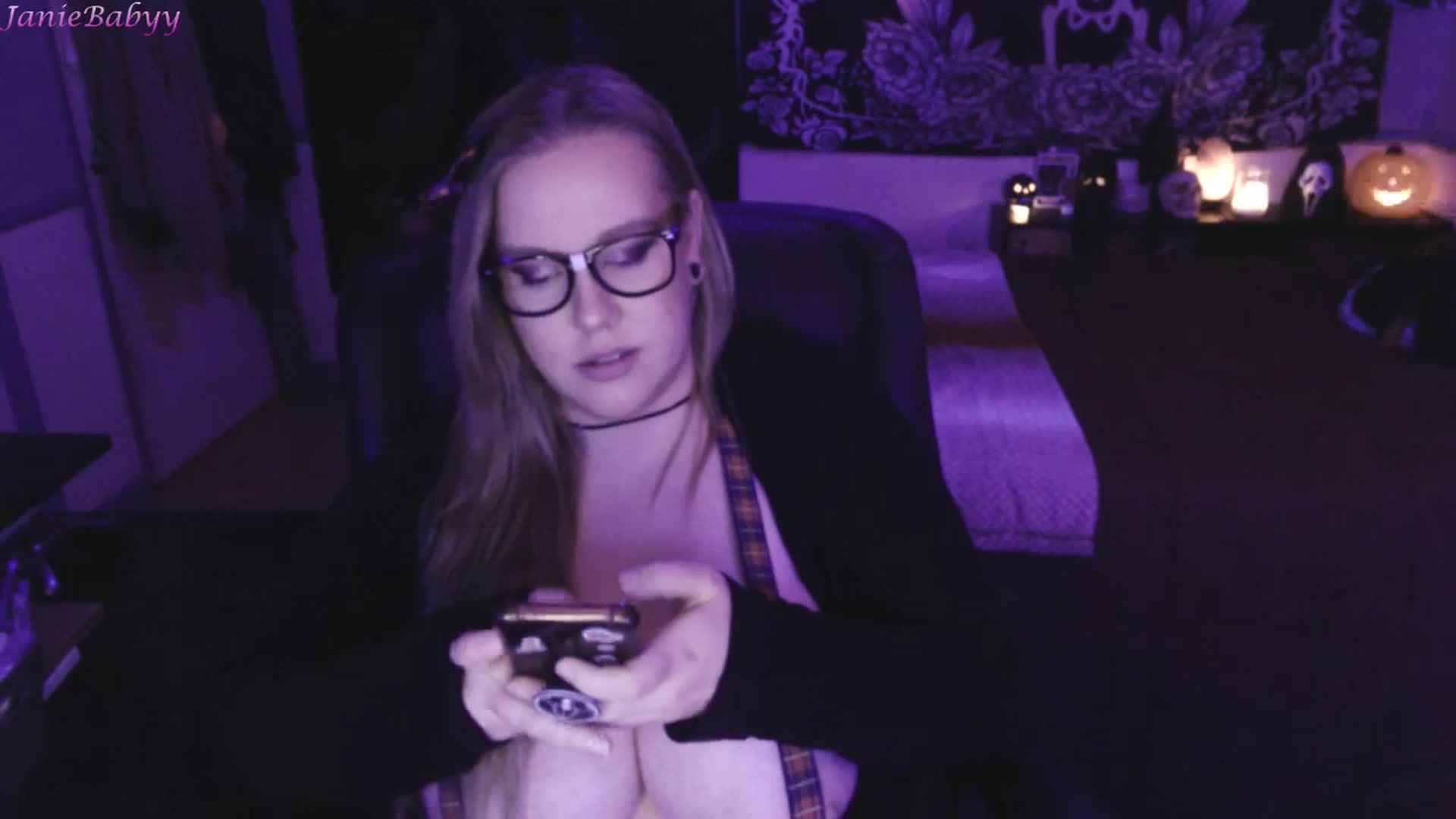 Gallery image thumbnail from JanieBabyy's myfreecams stream on, 11/01/2023, 02:16 image 8 of 20