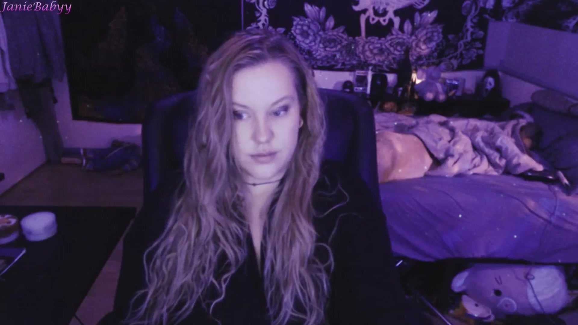 Gallery image thumbnail from JanieBabyy's myfreecams stream on, 11/22/2023, 18:49 image 13 of 20