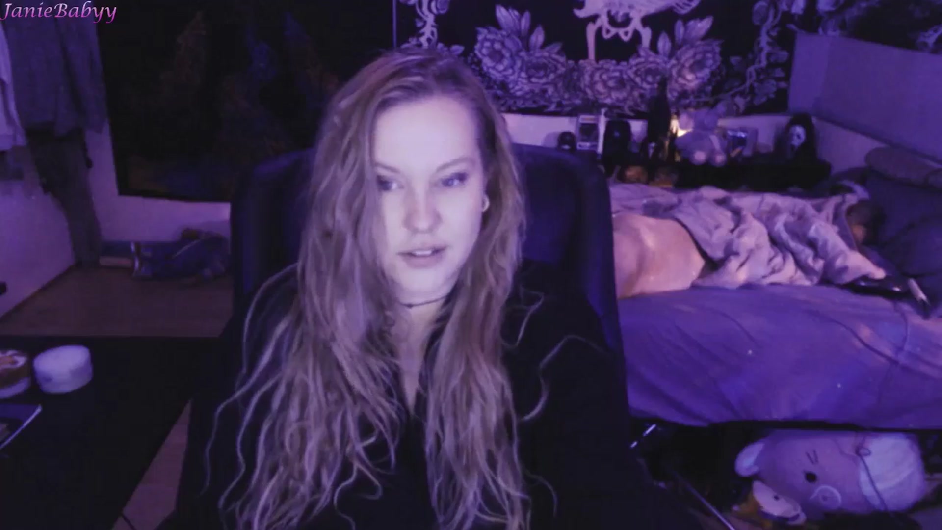 Gallery image thumbnail from JanieBabyy's myfreecams stream on, 11/22/2023, 18:49 image 9 of 20