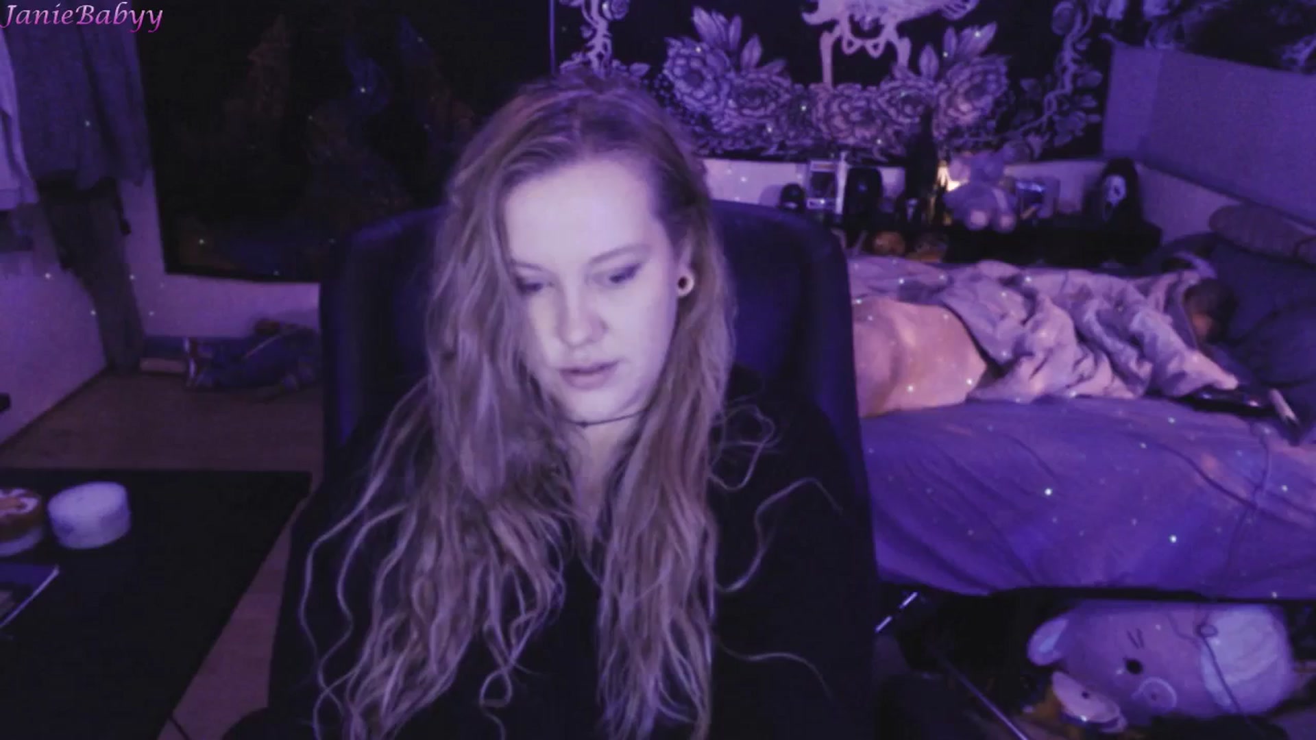 Gallery image thumbnail from JanieBabyy's myfreecams stream on, 11/22/2023, 18:49 image 5 of 20