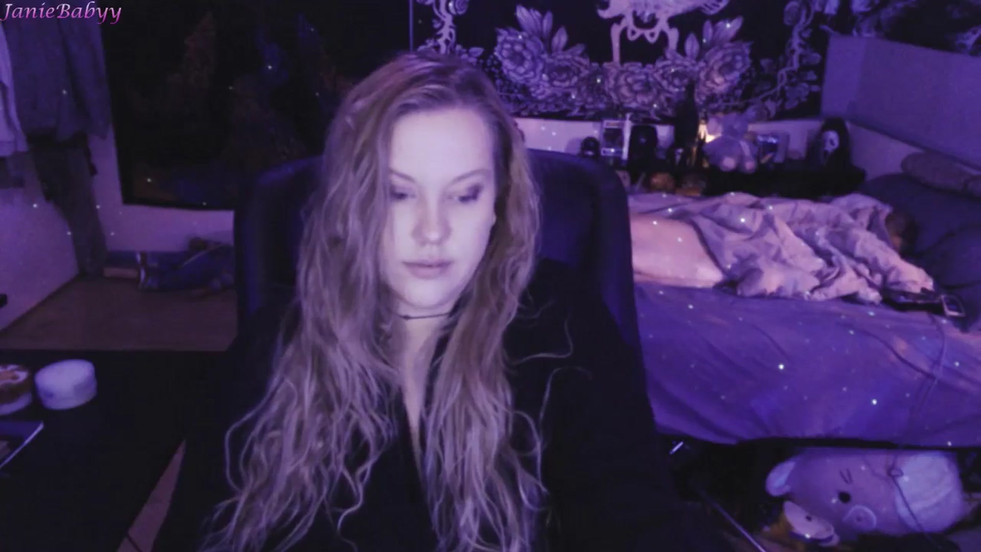 Gallery image thumbnail from JanieBabyy's myfreecams stream on, 11/22/2023, 18:49 image 16 of 20