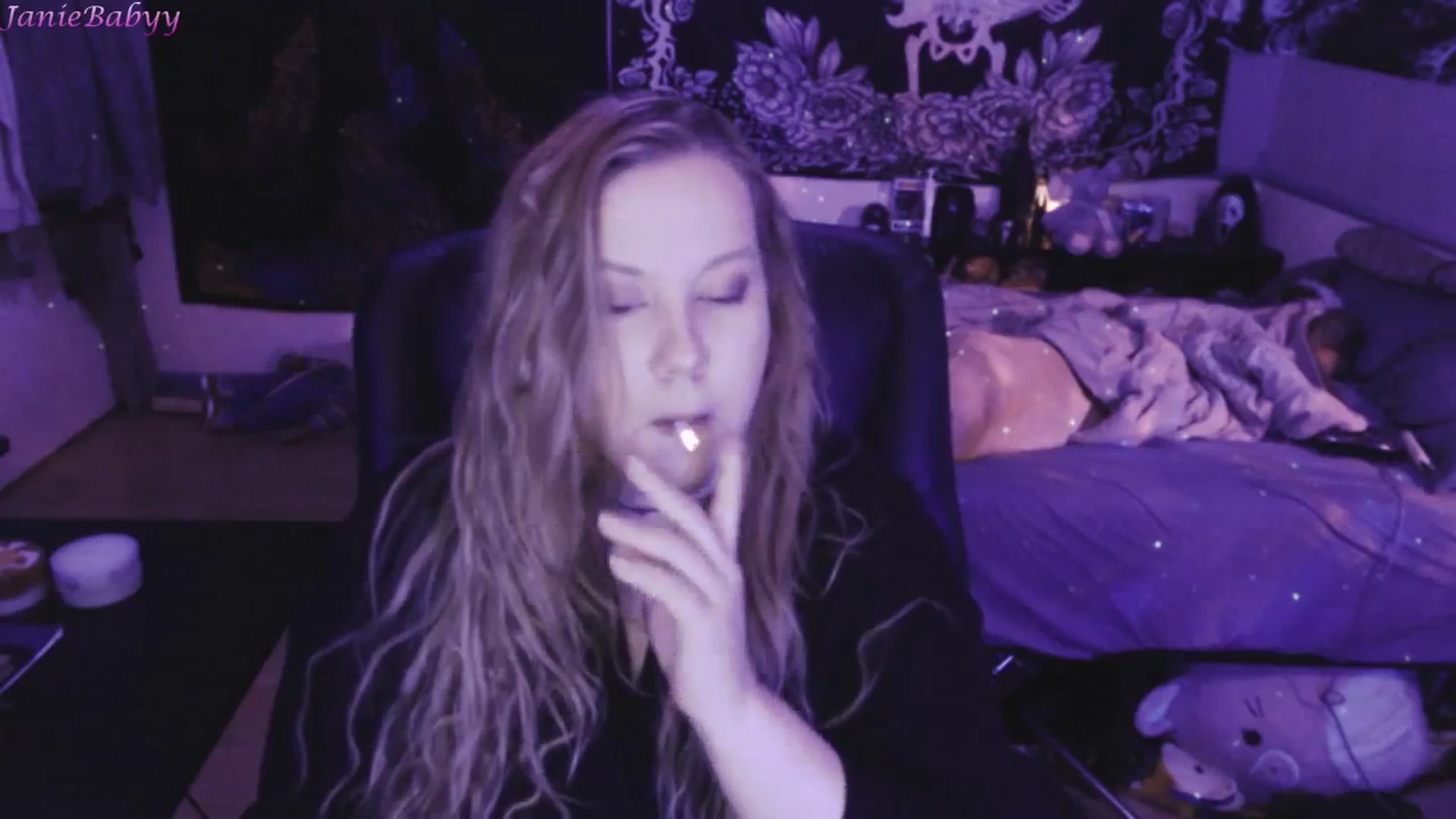 Gallery image thumbnail from JanieBabyy's myfreecams stream on, 11/22/2023, 18:49 image 8 of 20