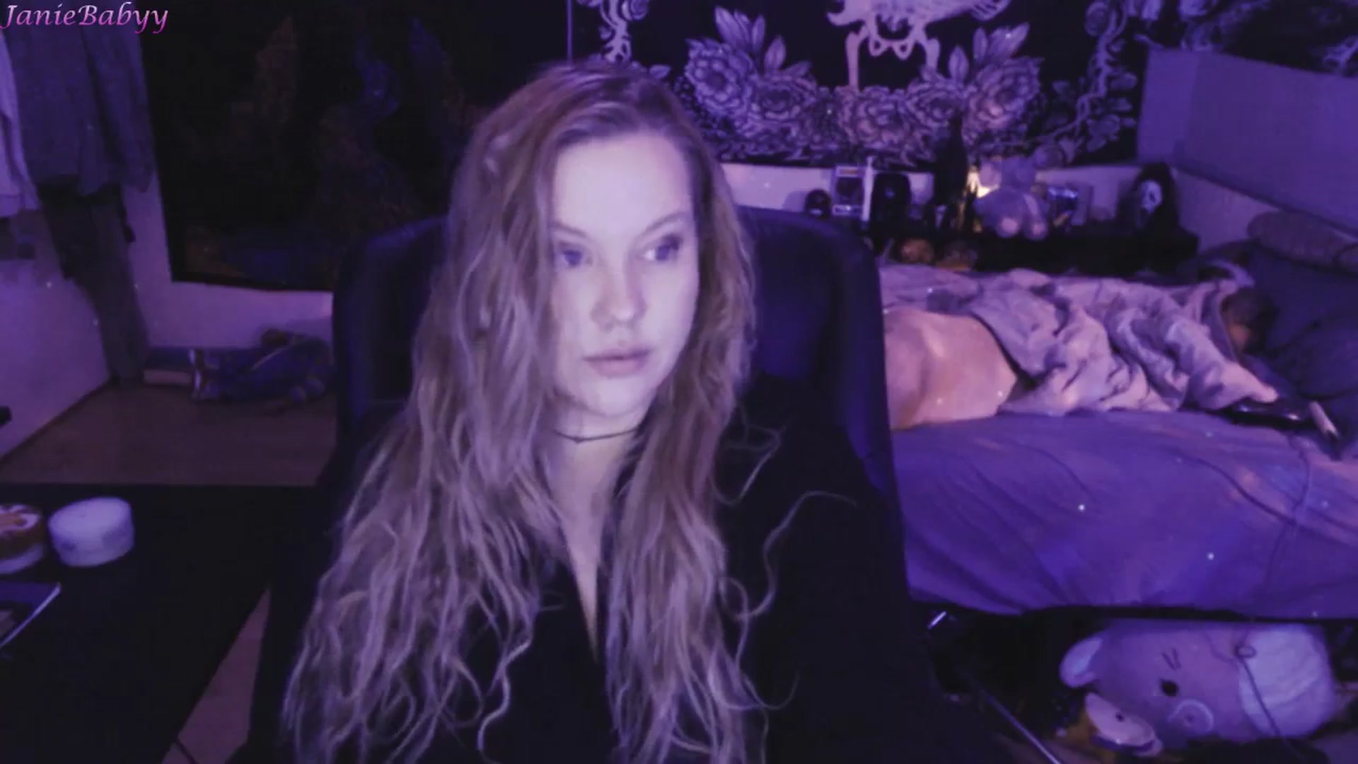 Gallery image thumbnail from JanieBabyy's myfreecams stream on, 11/22/2023, 18:49 image 10 of 20