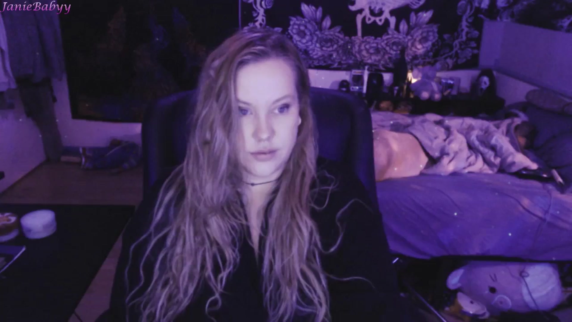 Gallery image thumbnail from JanieBabyy's myfreecams stream on, 11/22/2023, 18:49 image 6 of 20