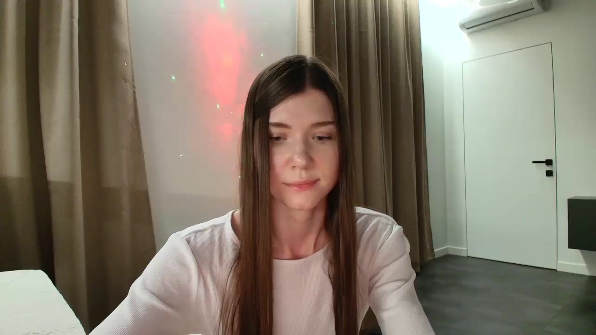 Gallery image thumbnail from JanieStar's myfreecams stream on, 07/02/2025, 22:13 image 7 of 20