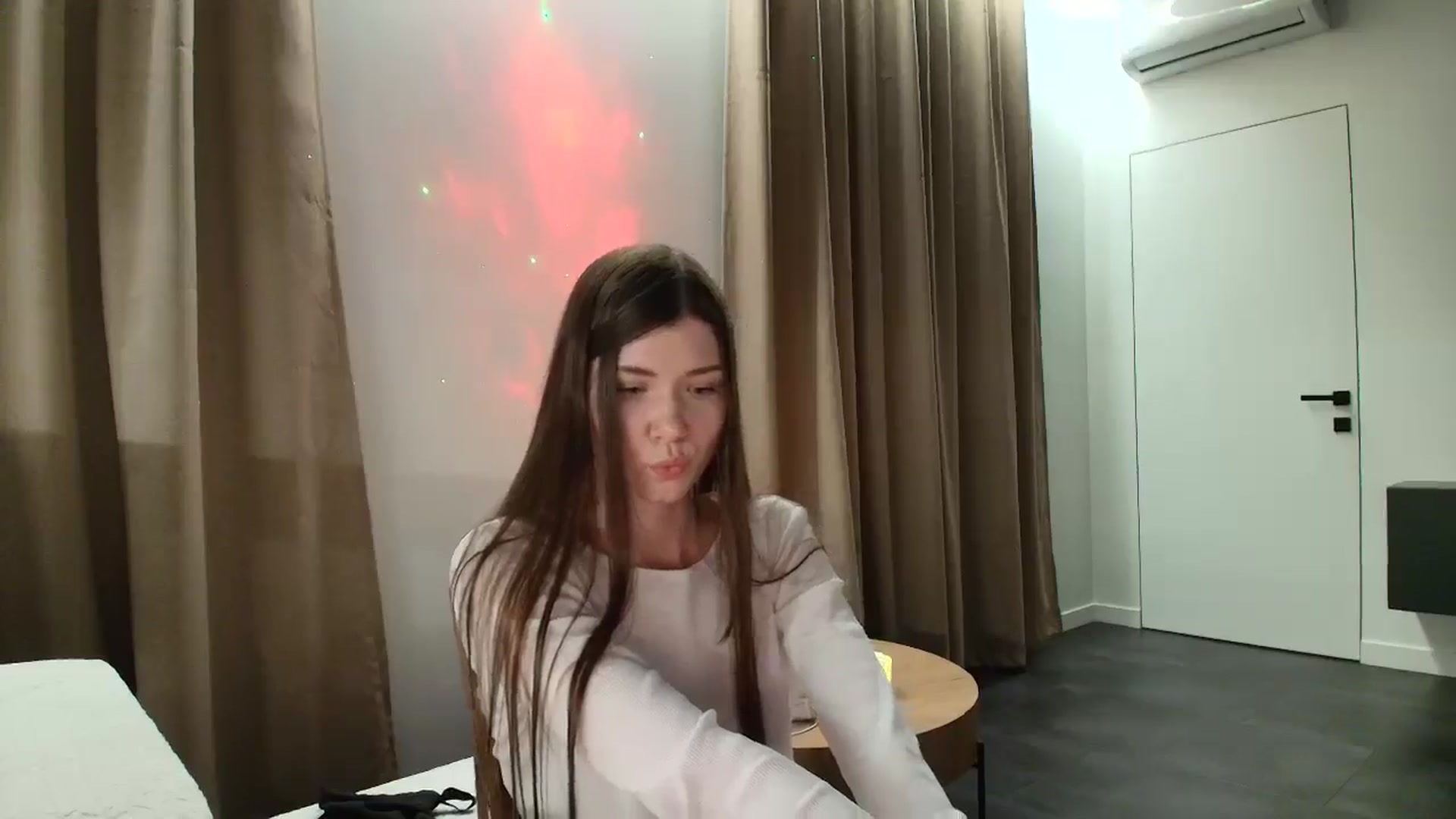Gallery image thumbnail from JanieStar's myfreecams stream on, 07/02/2025, 22:13 image 17 of 20
