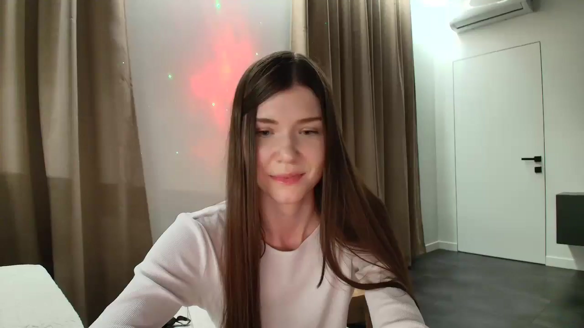 Gallery image thumbnail from JanieStar's myfreecams stream on, 07/02/2025, 22:13 image 12 of 20