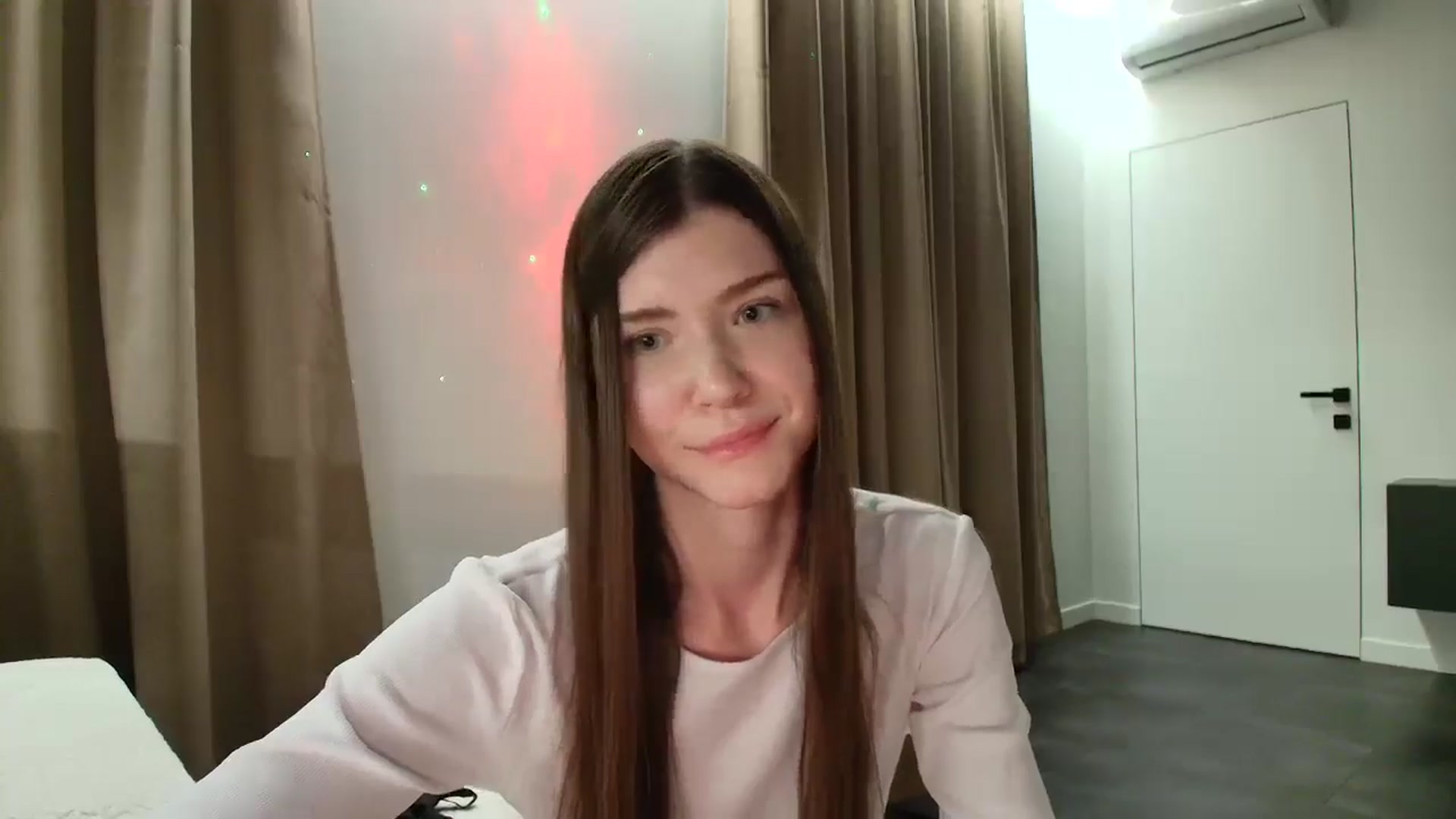 Gallery image thumbnail from JanieStar's myfreecams stream on, 07/02/2025, 22:13 image 6 of 20