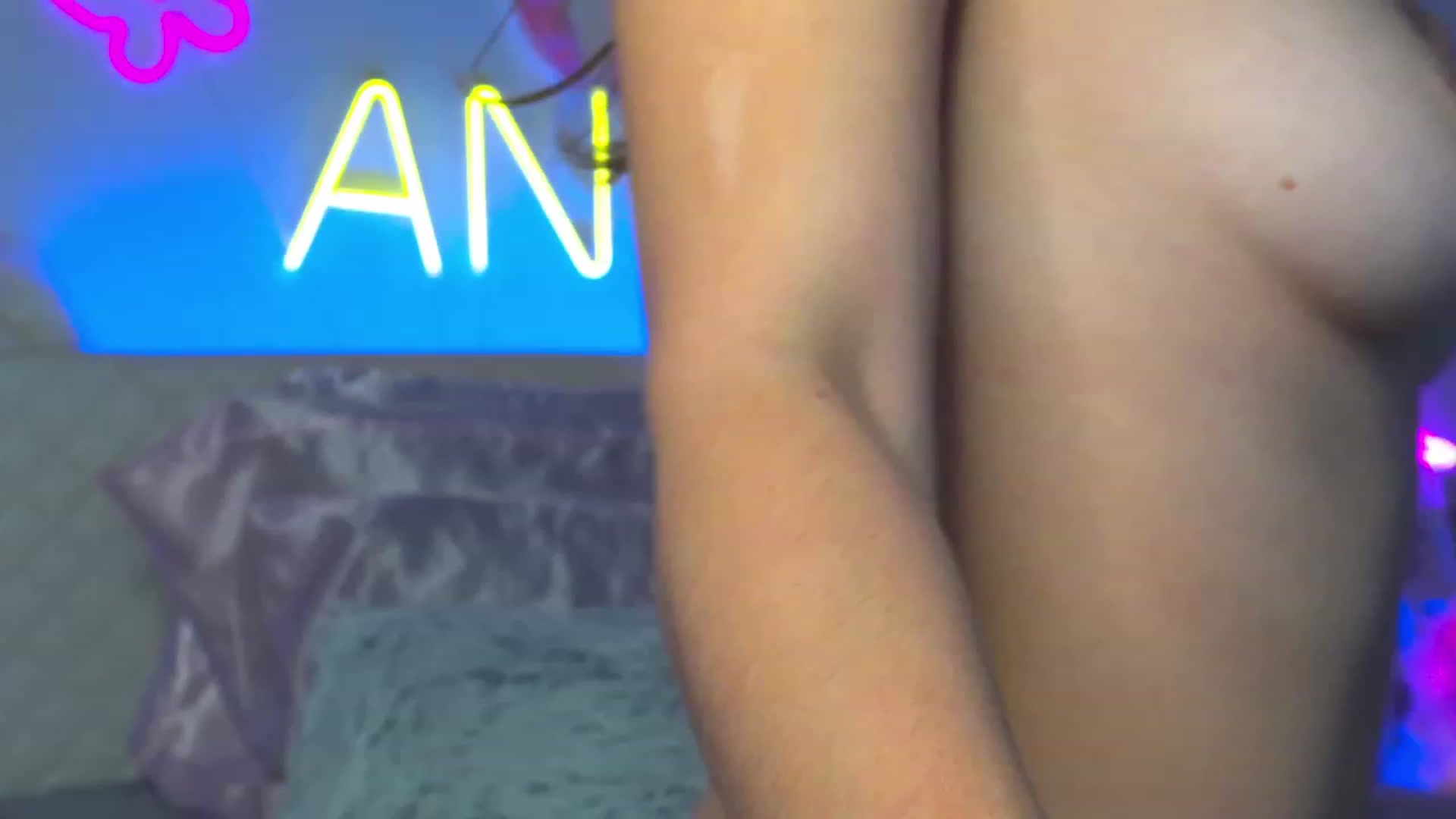 Gallery image thumbnail from JannaOMG's myfreecams stream on, 11/15/2022, 08:20 image 5 of 20