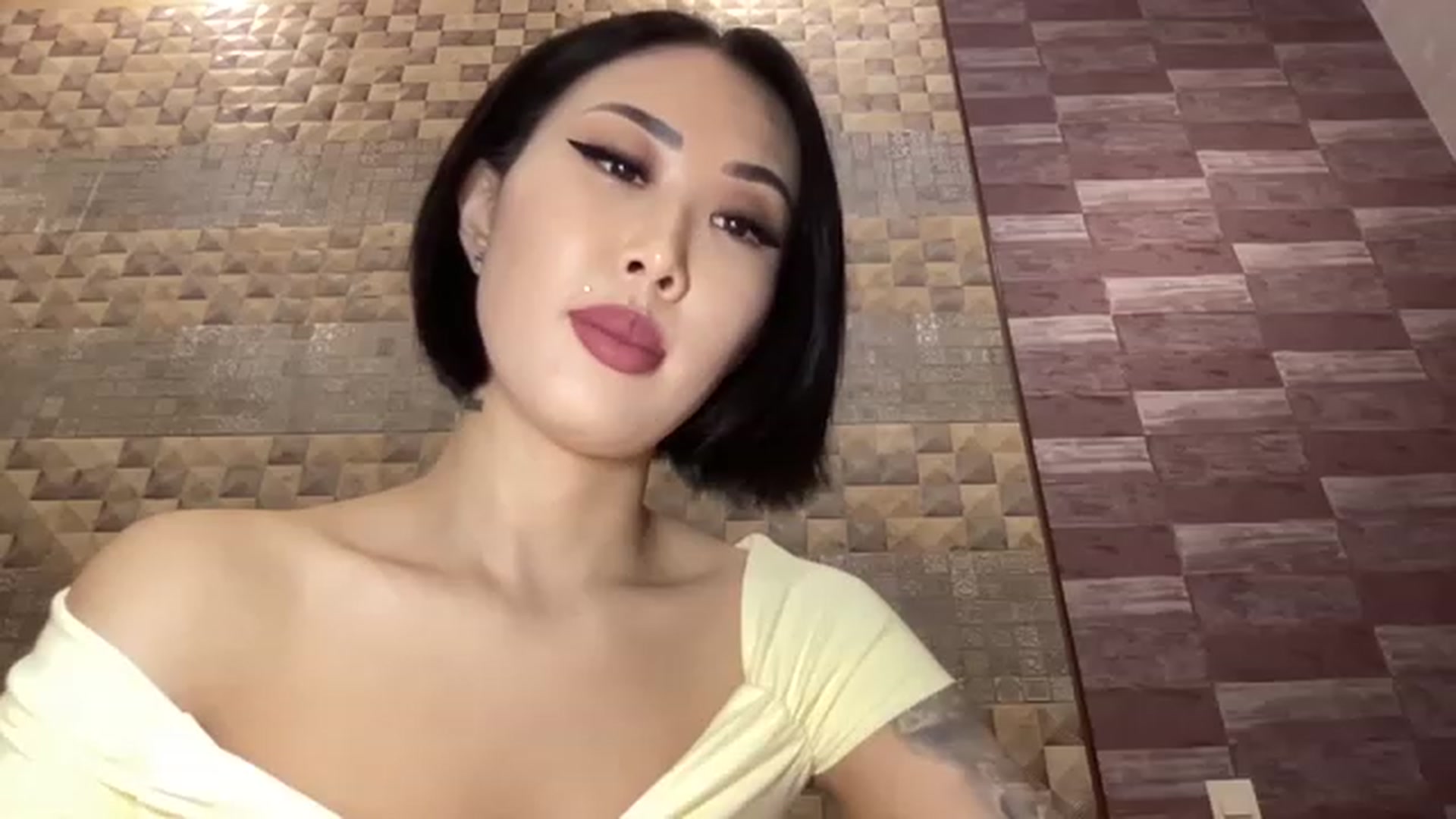 Gallery image thumbnail from Japanese_Doll's myfreecams stream on, 11/14/2022, 19:55 image 16 of 20