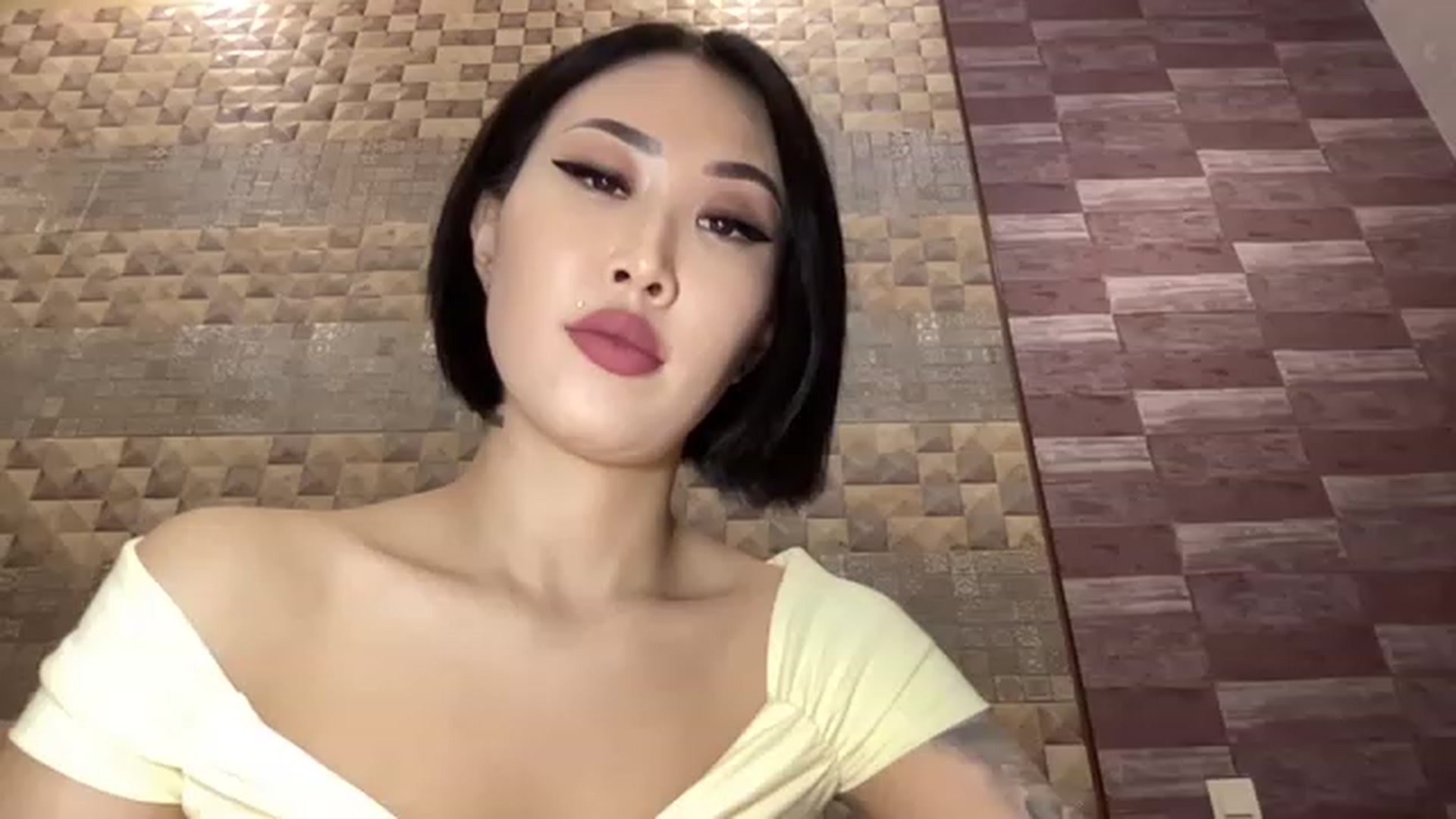 Gallery image thumbnail from Japanese_Doll's myfreecams stream on, 11/14/2022, 19:55 image 10 of 20