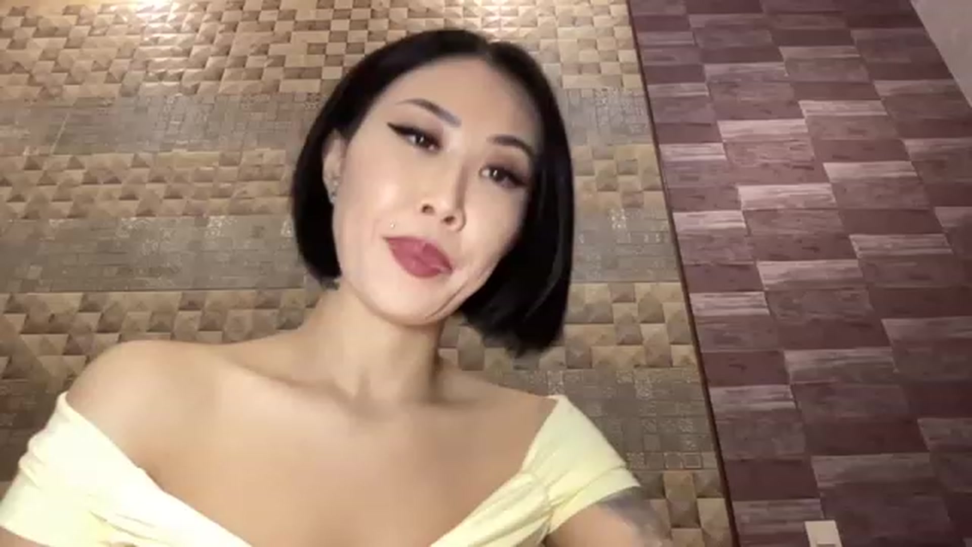 Gallery image thumbnail from Japanese_Doll's myfreecams stream on, 11/14/2022, 19:55 image 14 of 20