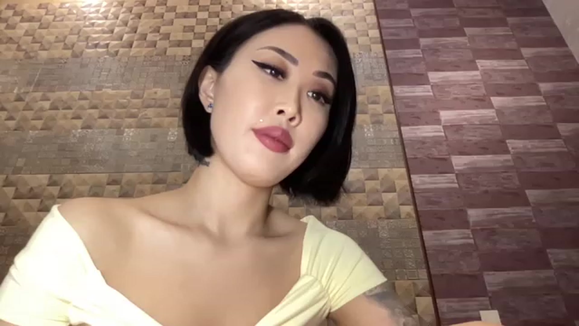 Gallery image thumbnail from Japanese_Doll's myfreecams stream on, 11/14/2022, 19:55 image 20 of 20