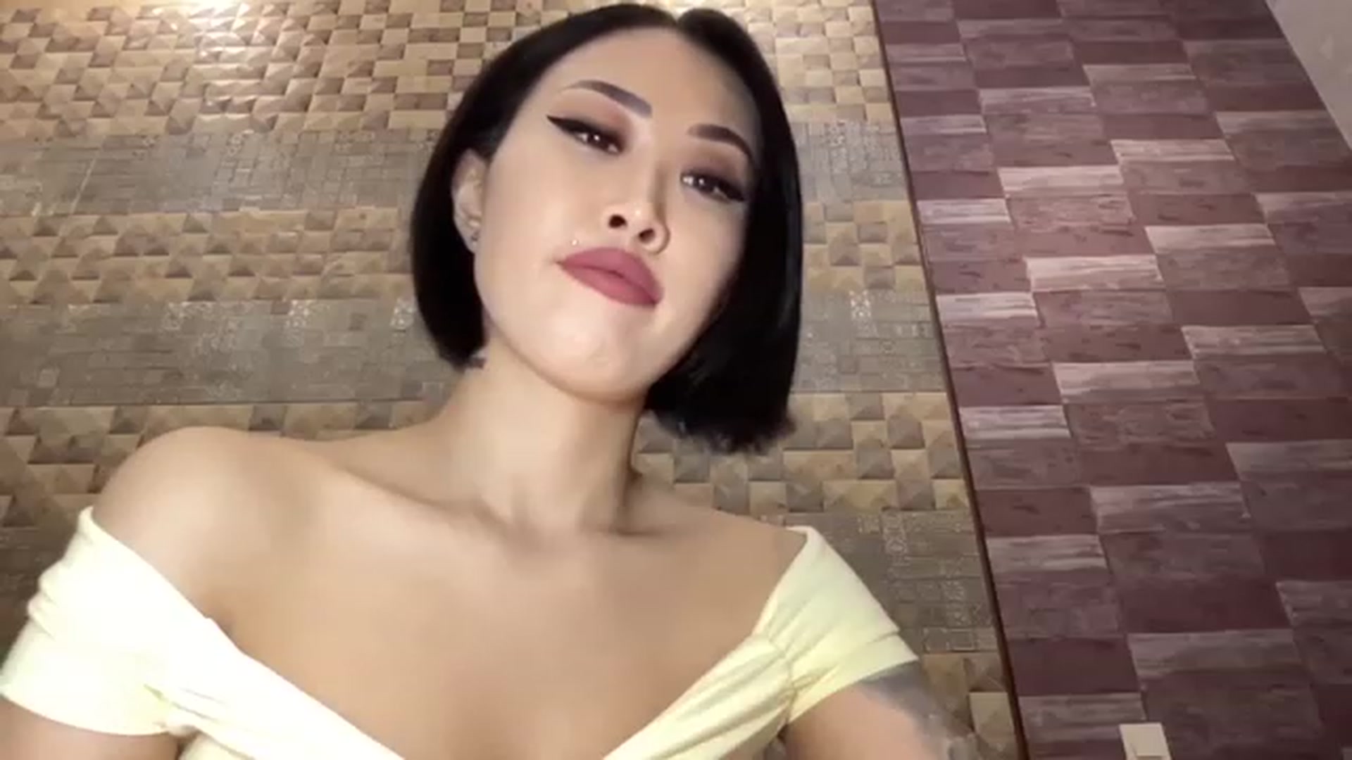 Gallery image thumbnail from Japanese_Doll's myfreecams stream on, 11/14/2022, 19:55 image 13 of 20
