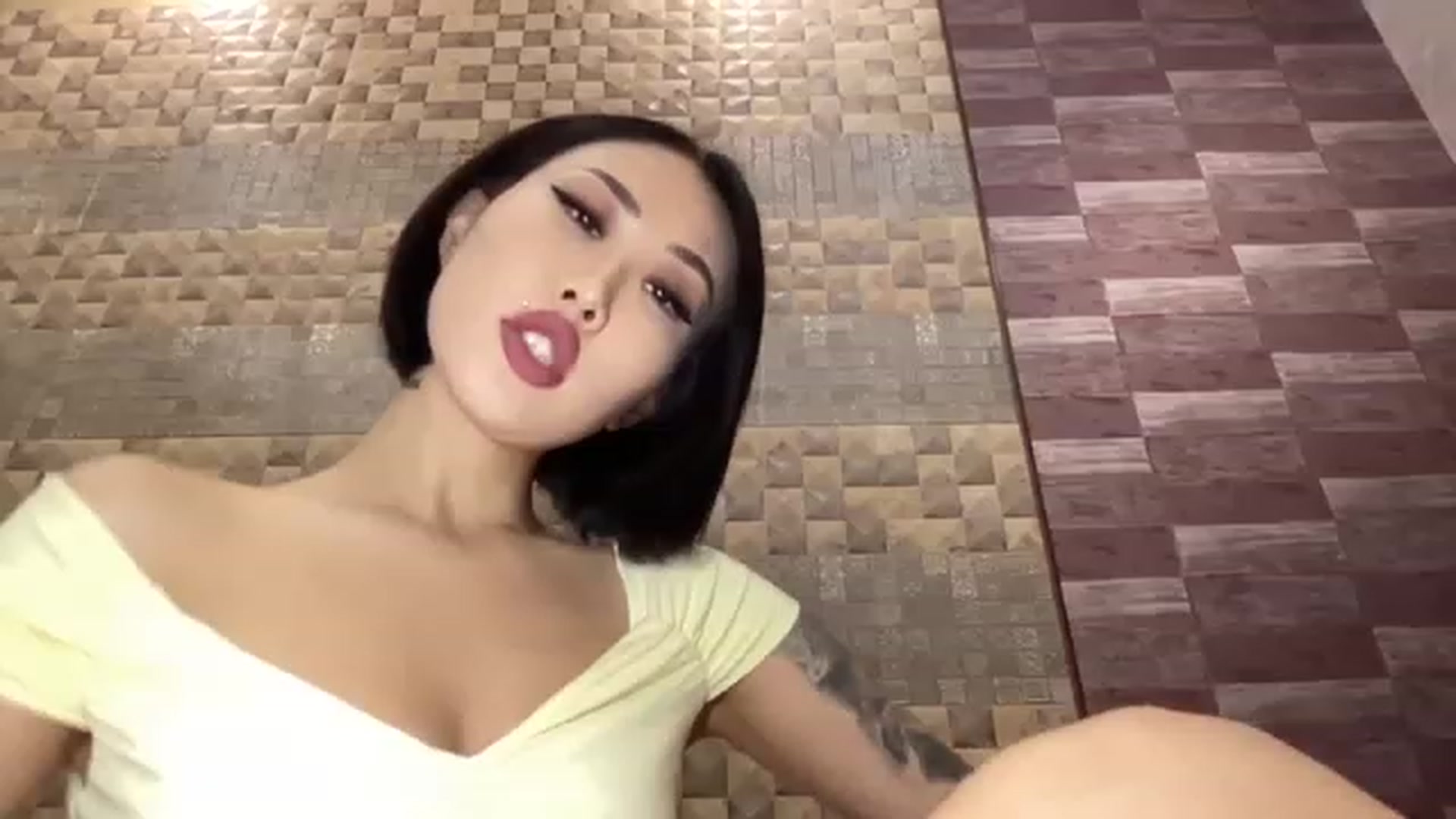 Gallery image thumbnail from Japanese_Doll's myfreecams stream on, 11/14/2022, 19:55 image 11 of 20